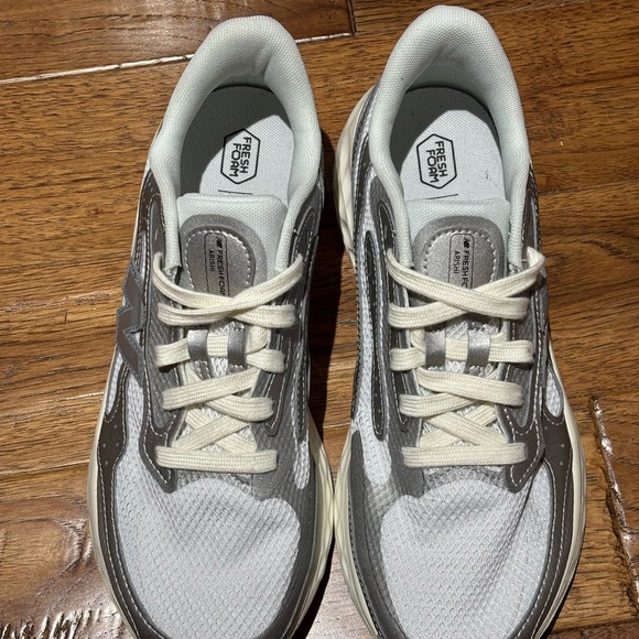 NEW BALANCE Fresh Foam Arishi v4 Tiralux Running Shoe Sneaker White Women’s 10 - Picture 10 of 10